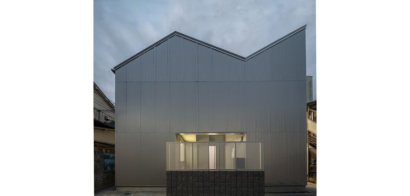 白をモチーフにニュアンス系のデザインの住宅